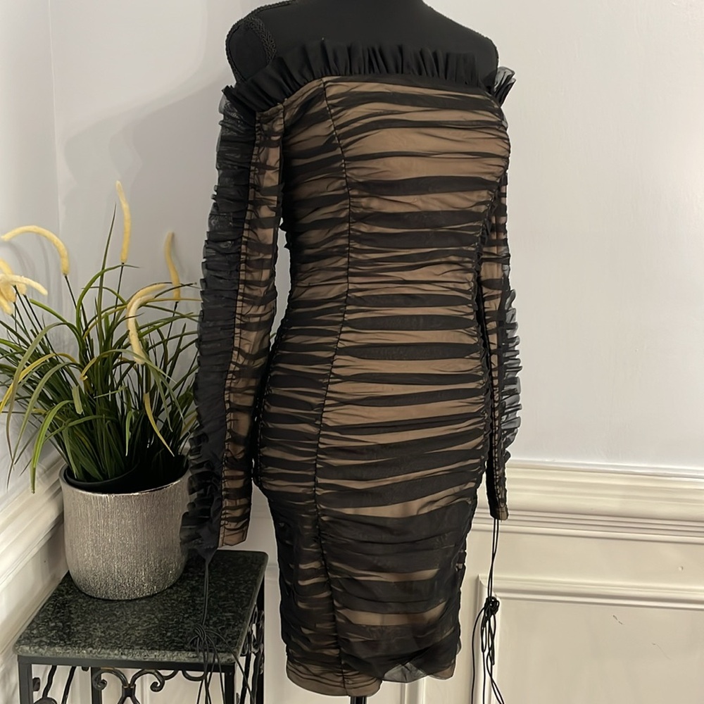 NWT Miss Circle Black Nude Off the Shoulder Ruffle Open Sleeve Fitted Dress S